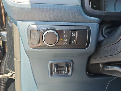 Used 2025 Ford Maverick Lariat w/ Black Appearance Package image 27