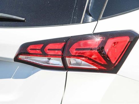 Used 2023 Chevrolet Equinox LT image 11