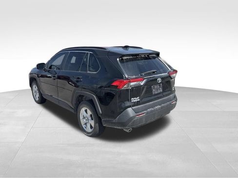 Used 2021 Toyota RAV4 XLE w/ Convenience Package AWD/4WD image 4