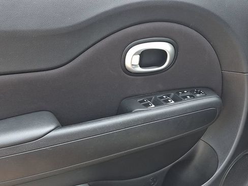 Used 2018 Kia Soul + FWD image 16
