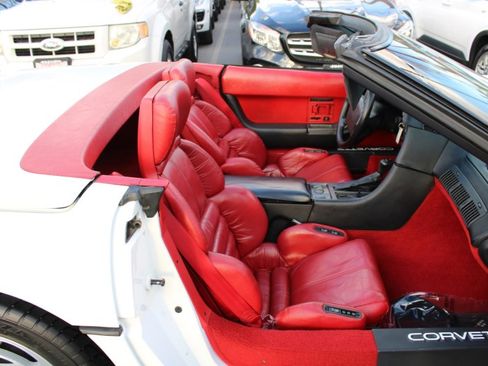 Used 1990 Chevrolet Corvette Convertible image 12