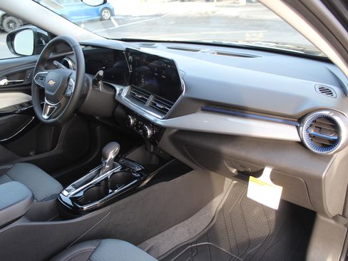 New 2026 Chevrolet Trax LT w/ LT Convenience Package image 14