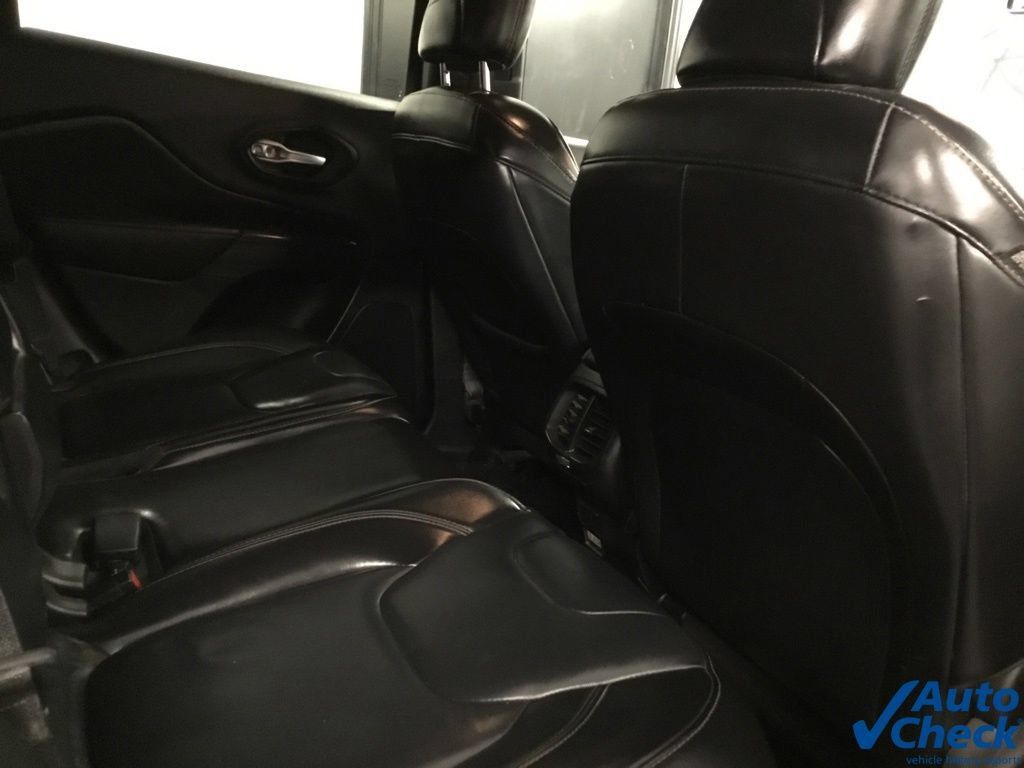 Used 2016 Jeep Cherokee Limited AWD/4WD image 30
