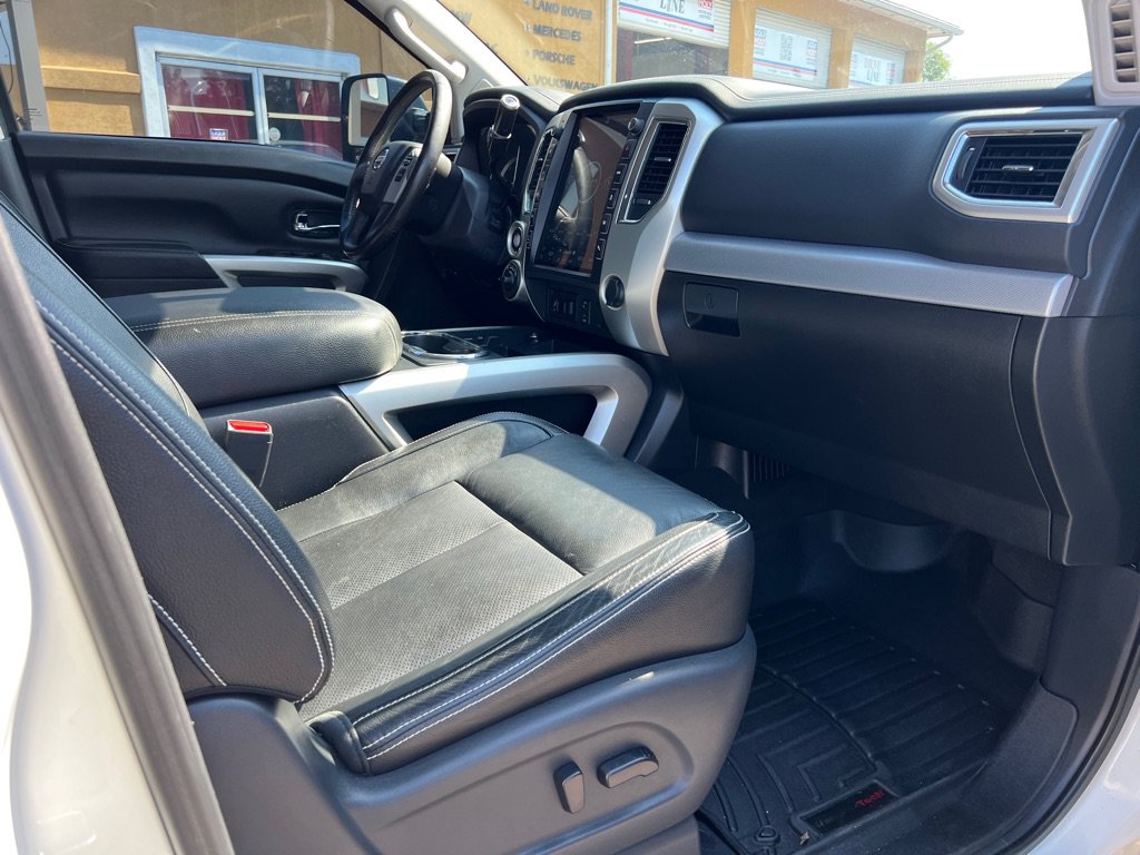 Used 2018 Nissan Titan PRO-4X w/ Pro-4x Convenience Package AWD/4WD image 27