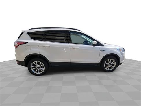 Used 2018 Ford Escape SEL image 9