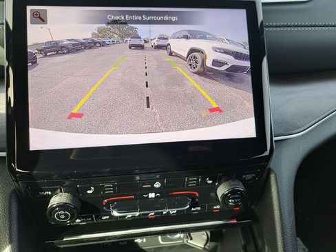 New 2026 Jeep Compass Latitude image 11