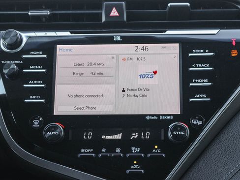 Used 2018 Toyota Camry XSE image 15