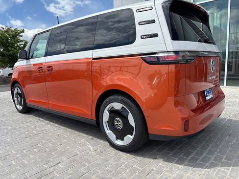 New 2025 Volkswagen ID. Buzz Pro S Plus AWD/4WD image 3