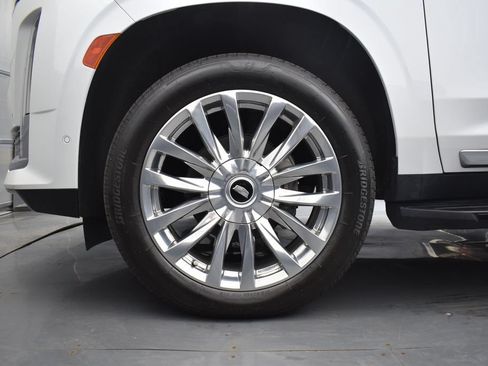 Used 2024 Cadillac Escalade Premium Luxury w/ LPO, Floor Liner Package AWD/4WD image 8