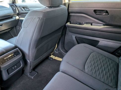 Certified 2025 Nissan Pathfinder SV AWD/4WD image 35