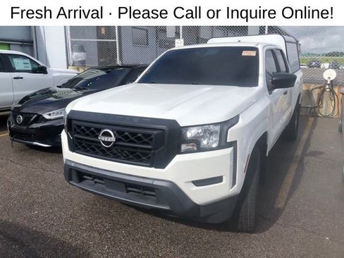 Used 2022 Nissan Frontier S RWD image 2