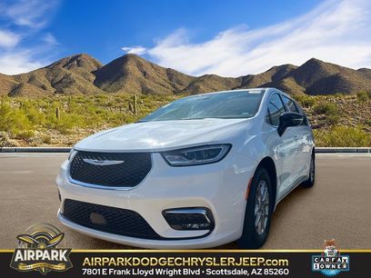 Certified 2025 Chrysler Pacifica Select