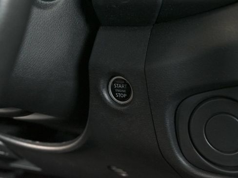 Used 2023 Nissan Frontier SV w/ SV Convenience Package RWD image 17