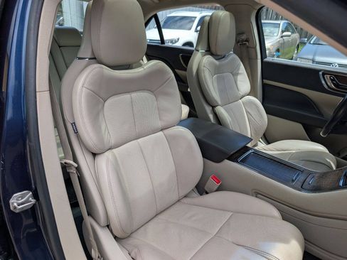 Used 2017 Lincoln Continental Reserve w/ Technology Package AWD/4WD image 34