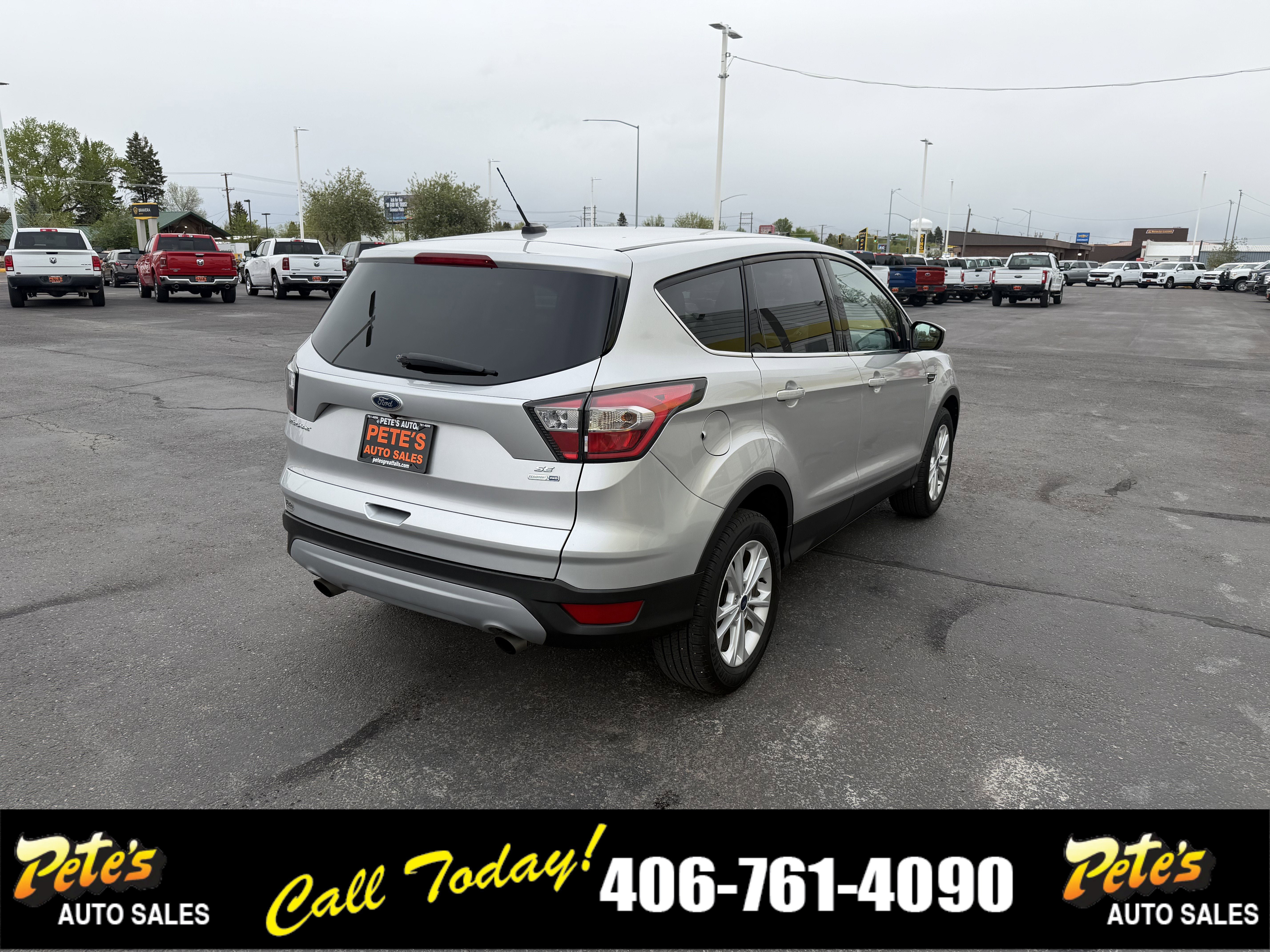 Used 2017 Ford Escape SE AWD/4WD image 3