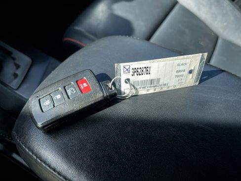 Used 2017 Toyota RAV4 SE w/ Advanced Technology Package image 32