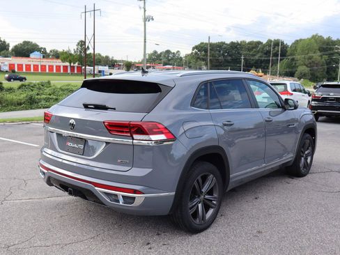 Used 2021 Volkswagen Atlas Cross Sport SE image 10