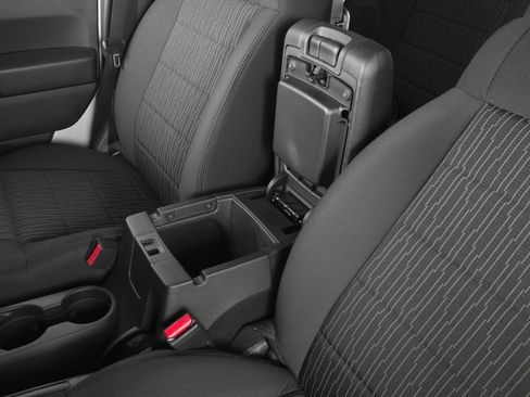 Used 2017 Jeep Wrangler Unlimited Sport w/ Connectivity Group image 42