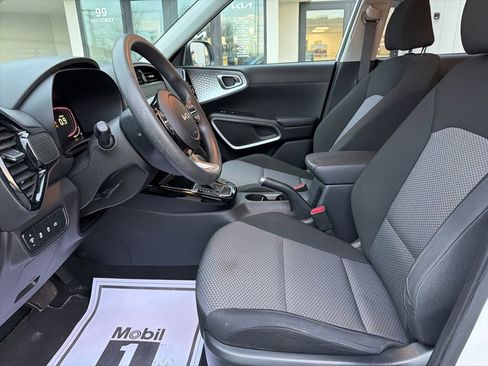 Certified 2023 Kia Soul S image 30