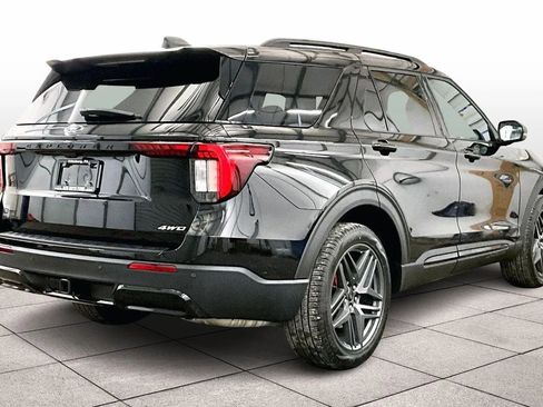 New 2026 Ford Explorer ST-Line w/ ST-Line Street Pack image 11