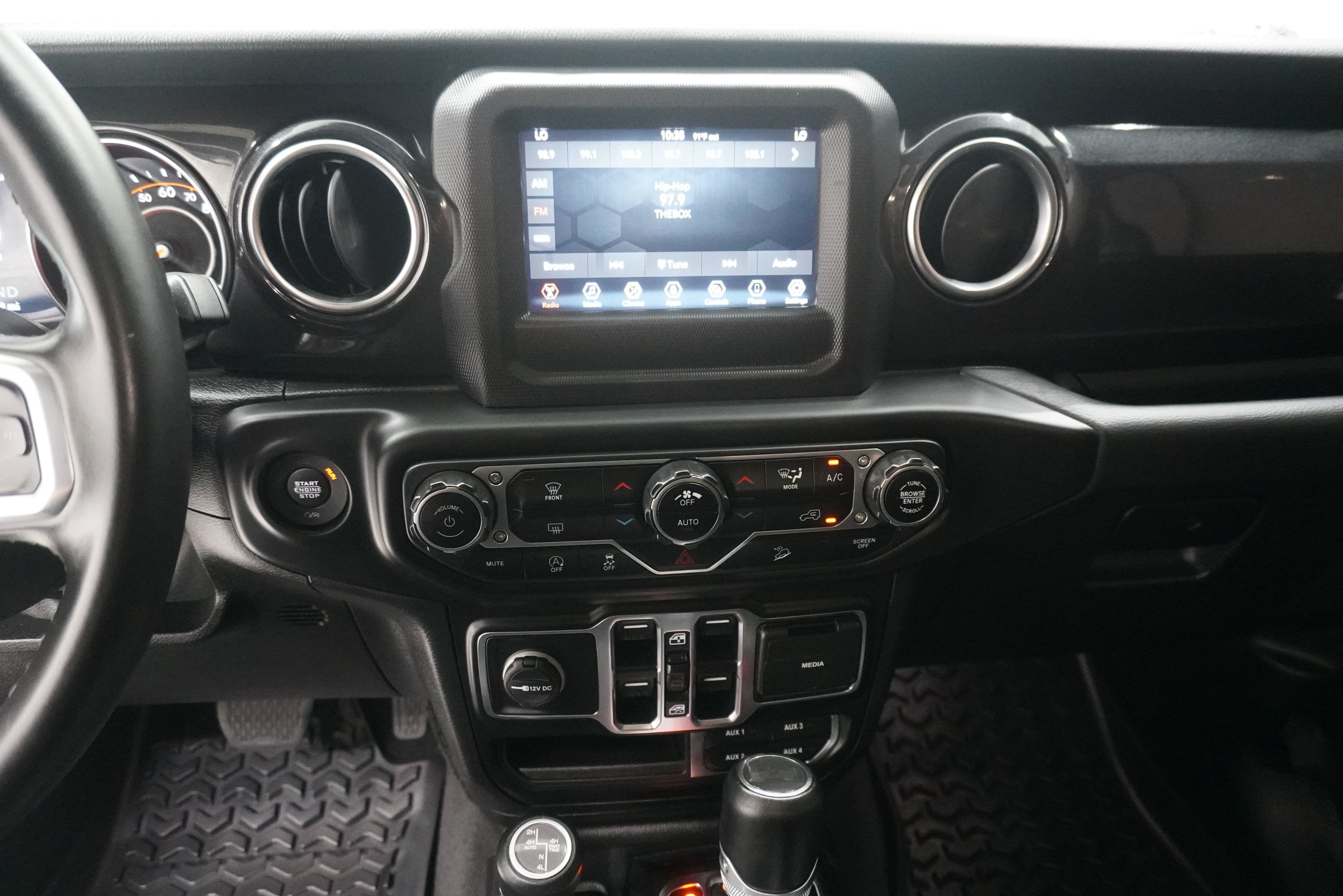 Used 2021 Jeep Wrangler Unlimited Sahara AWD/4WD image 22