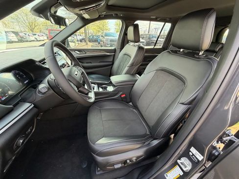 New 2026 Jeep Grand Cherokee Altitude AWD/4WD image 14