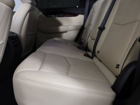 Certified 2019 Cadillac XT5 Premium Luxury image 9