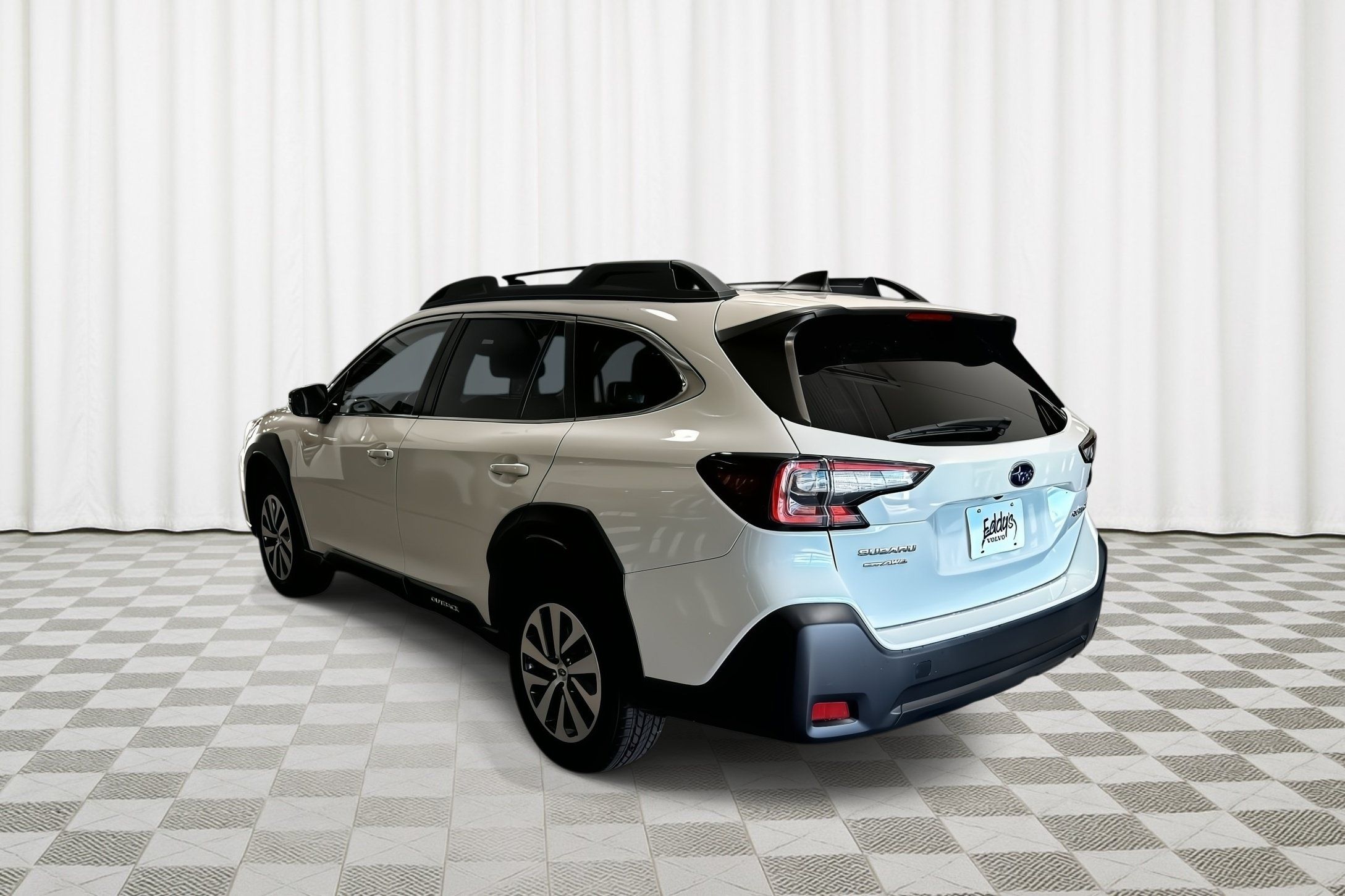 Used 2023 Subaru Outback Premium AWD/4WD image 4
