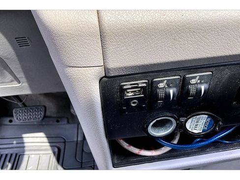Used 2017 Toyota Sienna XLE w/ XLE Navigation Package AWD/4WD image 16