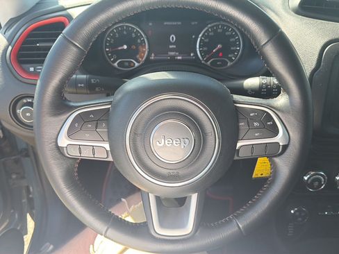 Used 2015 Jeep Renegade Trailhawk AWD/4WD image 9