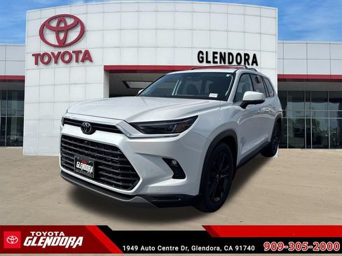 New 2026 Toyota Grand Highlander FWD image 4