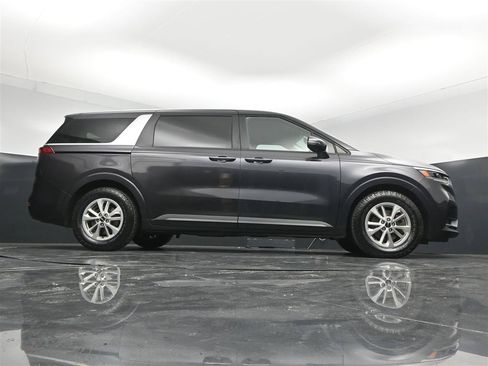 Used 2023 Kia Carnival LX FWD image 29