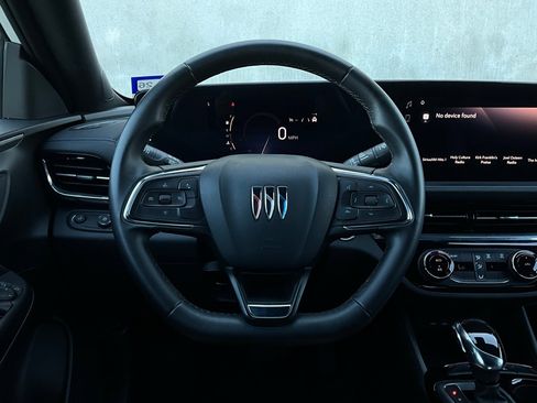 Used 2025 Buick Envista Sport Touring image 32