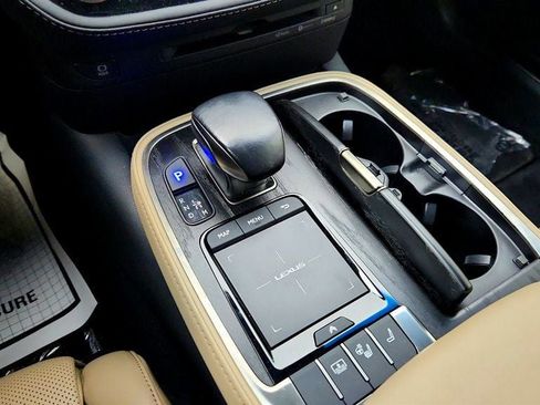 Used 2022 Lexus LS 500 w/ Accessory Package (Z2) image 17