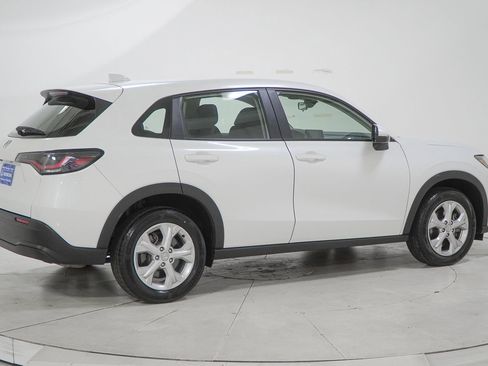 Used 2023 Honda HR-V LX image 11
