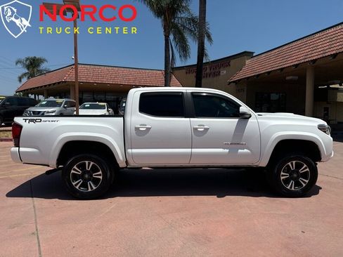 Used 2018 Toyota Tacoma TRD Sport w/ Technology Package image 1