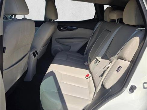 Used 2022 Nissan Rogue Sport SL w/ Premium Package image 17