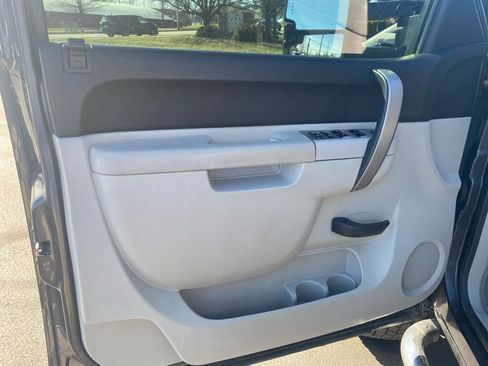Used 2010 Chevrolet Silverado 2500 LT w/ Interior Plus Package image 9