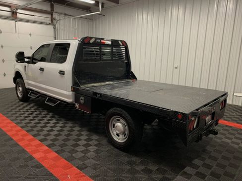 Used 2022 Ford F250 XL w/ Power Equipment Group image 2