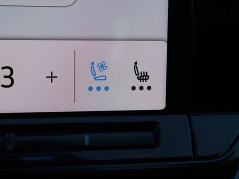 Used 2024 Volkswagen Atlas SE image 18