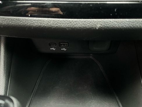 Used 2025 Buick Envista Sport Touring image 23