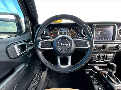 Used 2019 Jeep Wrangler Unlimited Sahara image 17
