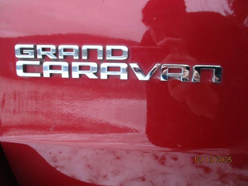 Used 2016 Dodge Grand Caravan SXT w/ UConnect Hands-Free Group image 13