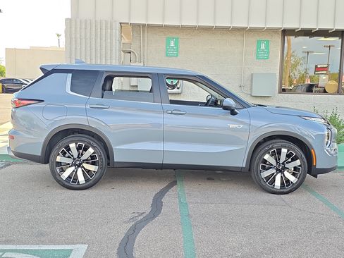New 2026 Mitsubishi Outlander SE AWD/4WD image 9