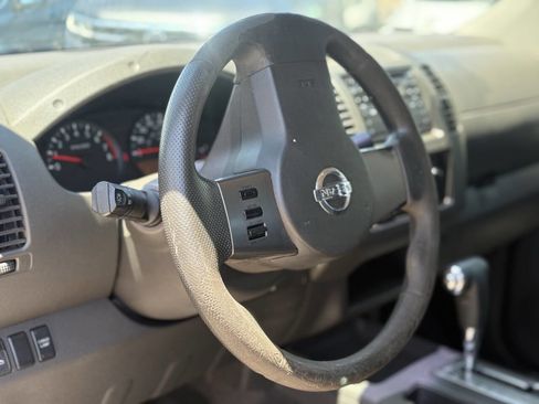 Used 2009 Nissan Frontier SE w/ Power Pkg image 17