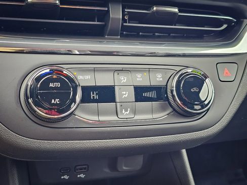 Used 2025 Buick Envista Preferred image 23