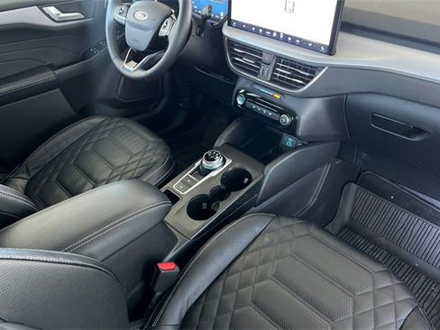 Used 2023 Ford Escape SE w/ PHEV Premium Package image 18