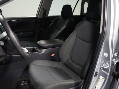 Certified 2025 Toyota RAV4 LE image 25