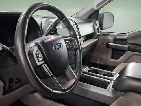 Used 2017 Ford F150 XLT w/ Equipment Group 302A Luxury AWD/4WD image 23