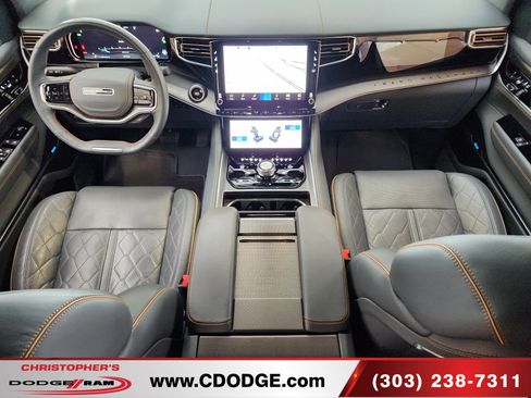 Used 2023 Jeep Grand Wagoneer Series III w/ Rear Seat Video Group 1 AWD/4WD image 20